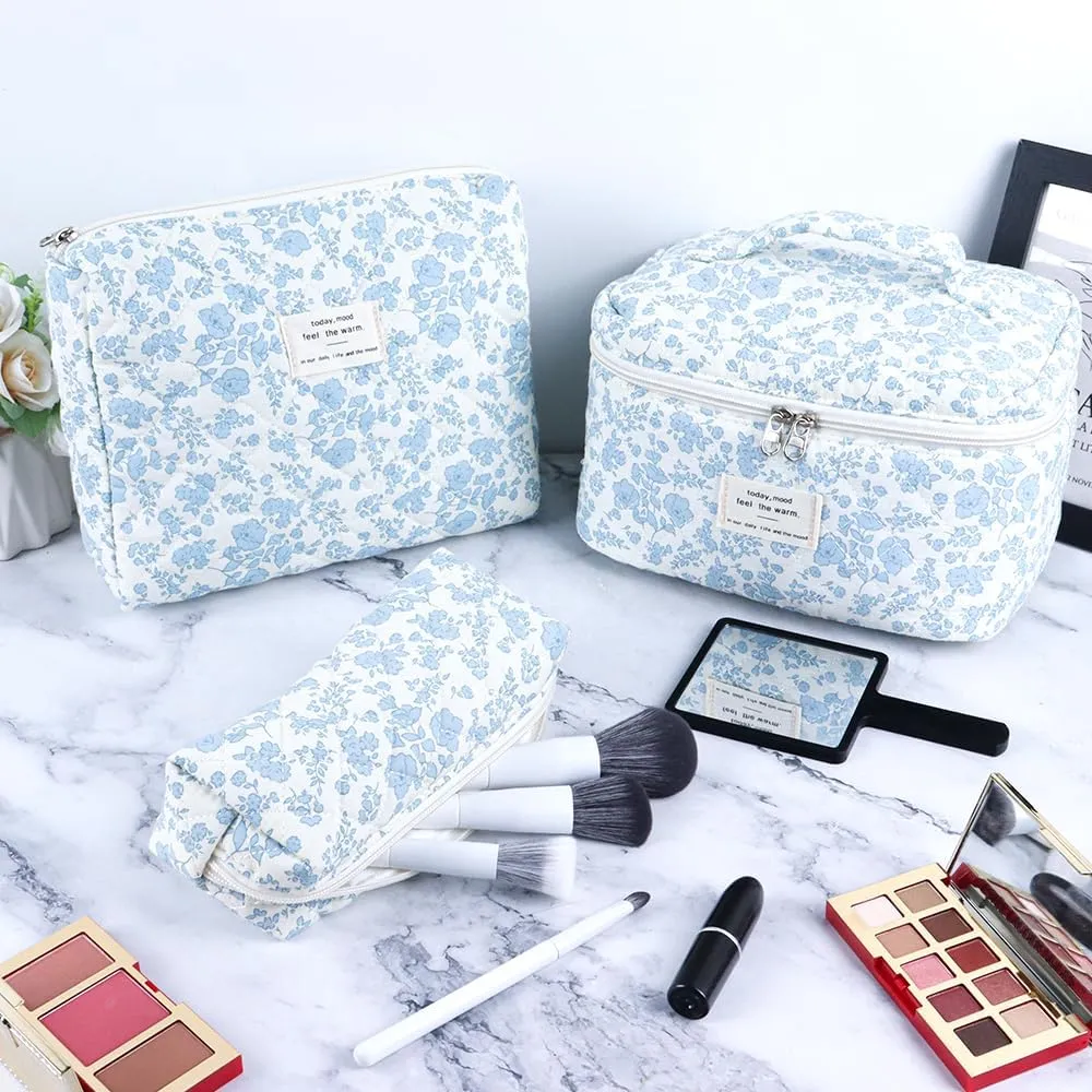 3Pcs Cotton Quilted Makeup Bag Set,Large Floral Cosmetic BagAesthetic Toiletry Travel Makeup Bag Set and Cute Flower Bag for Women Girls (Blue White Flower)