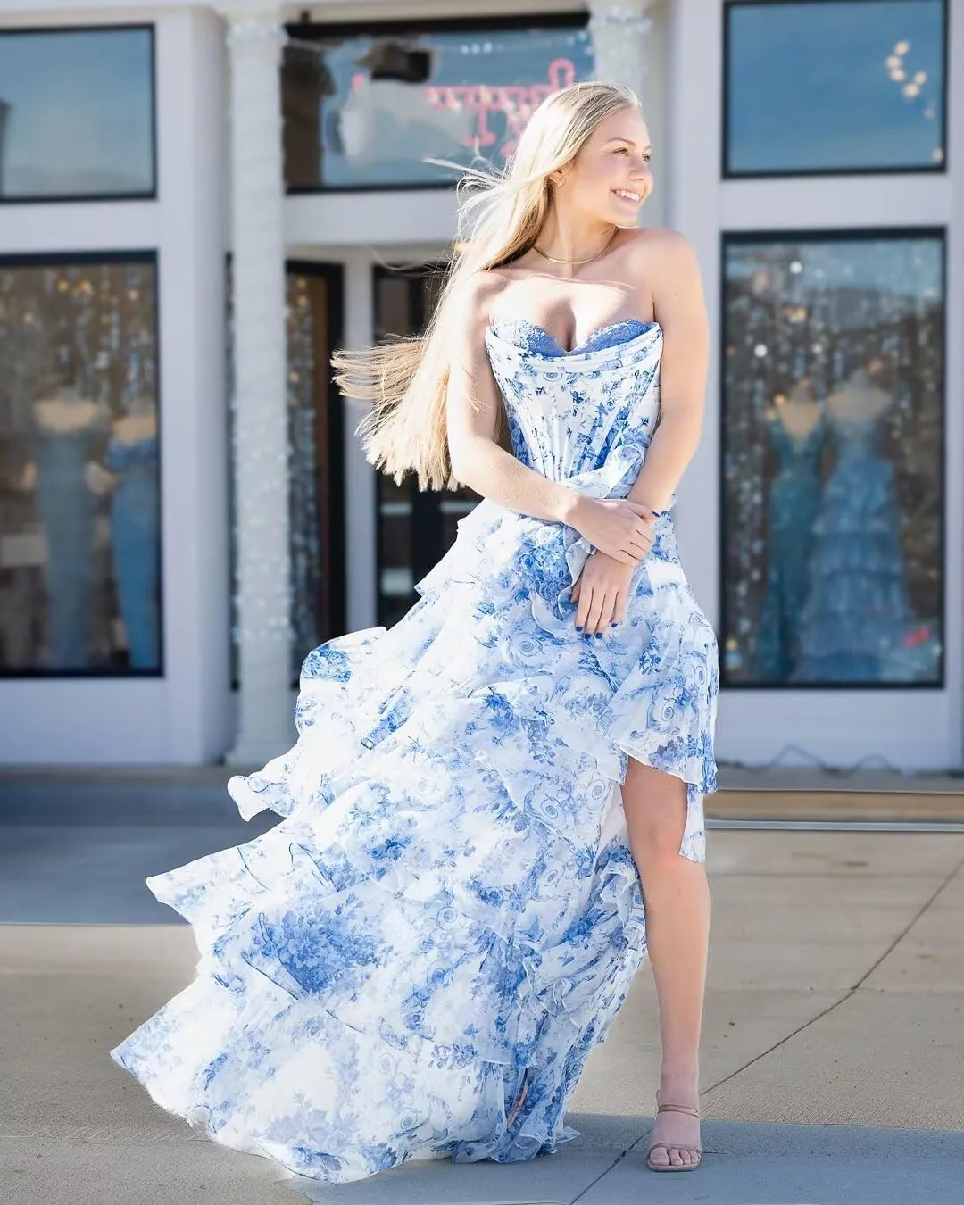 Strapless Prom Dresses 2025 Tiered Ruffle Chiffon Ball Gown Corset Satin Quinceanera Dresses