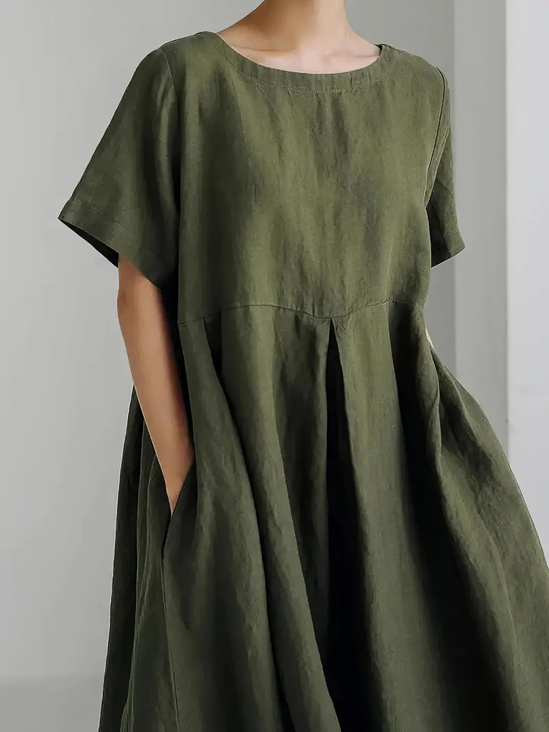 Women's Casual Plus Size Short Sleeve Long Dress Summer Crew Neck Flowy Pleated Midi Dressed with Pockets