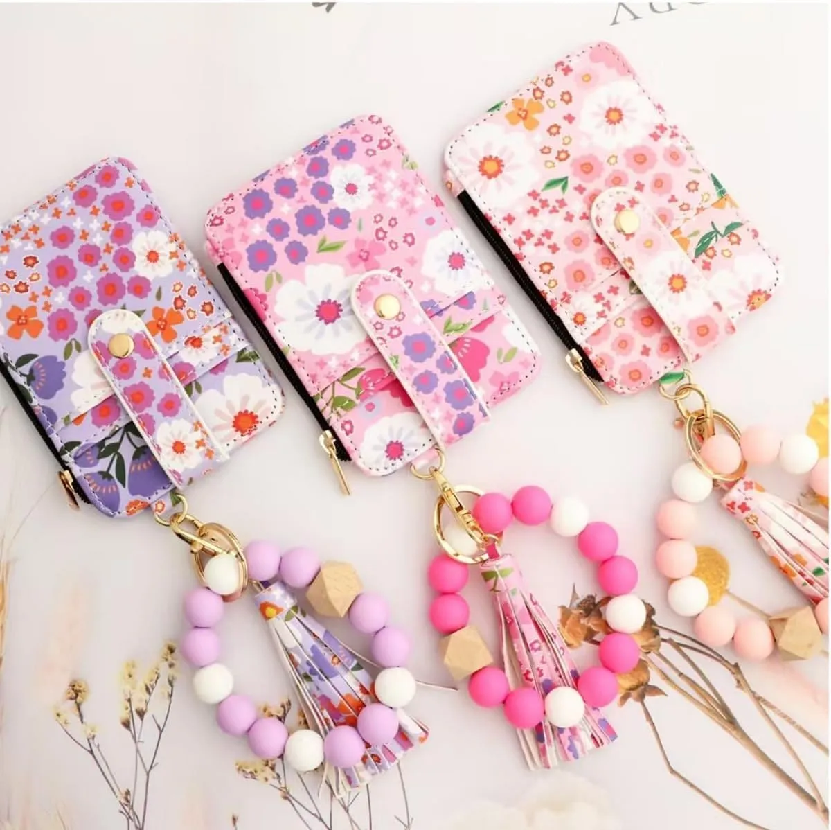 Wristlet Wallet, Women's Style Beaded & Tassel Charms Keychain with Flower Pattern Wallet, Fashion Wristband Accessories (Green)